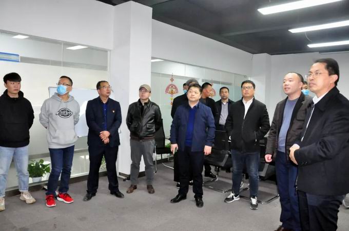 1640076320312152.jpg 640.webp (4).jpg